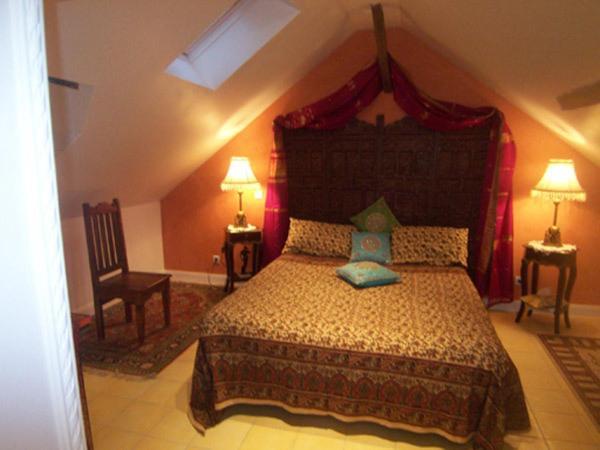 Logis Deritel Bed and Breakfast Montsûrs Pokój zdjęcie